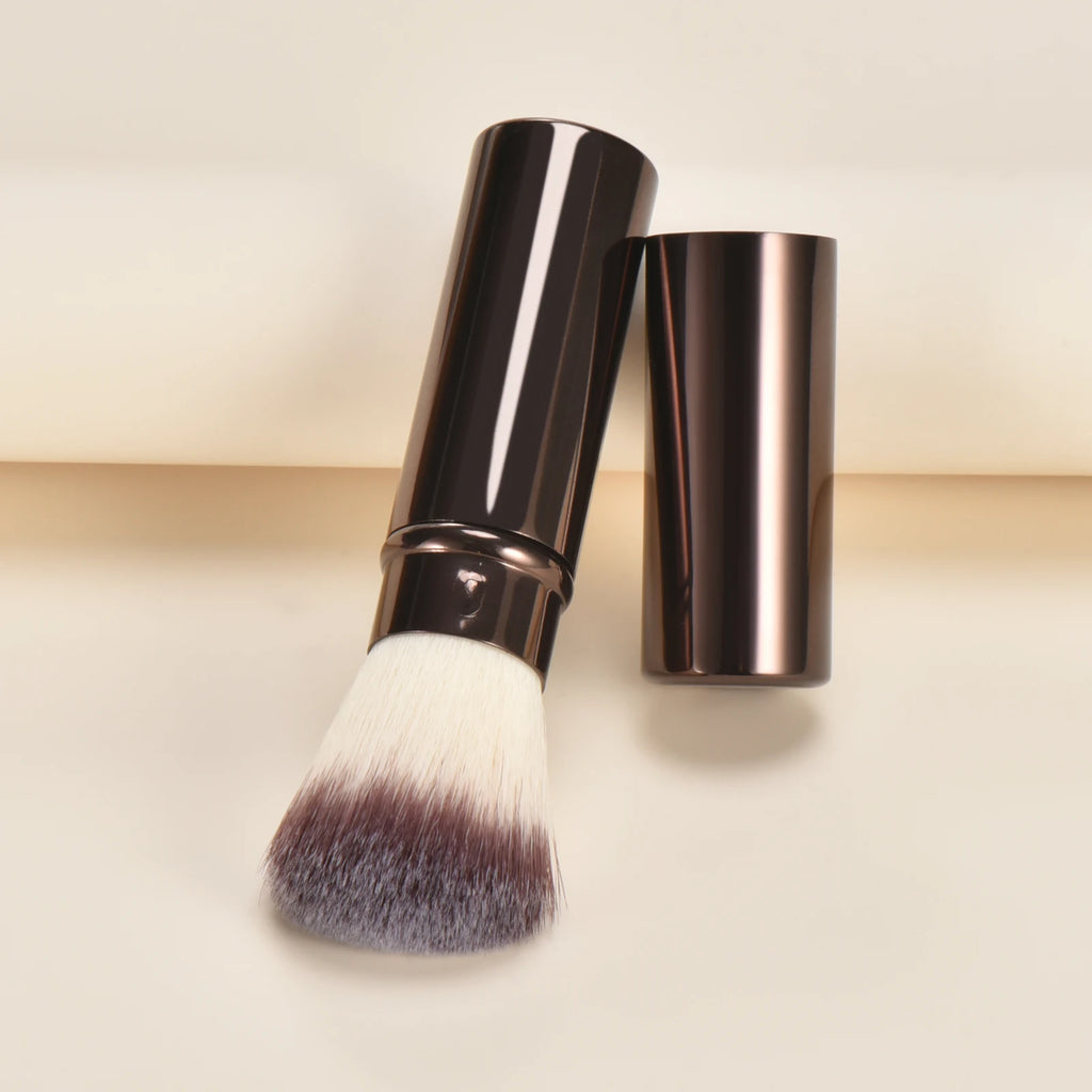 Single Metal Makeup Brush Portable Travel Loose Powder Blush Foundation Contouring Smudge Brush for On-the-Go Beauty Essentials