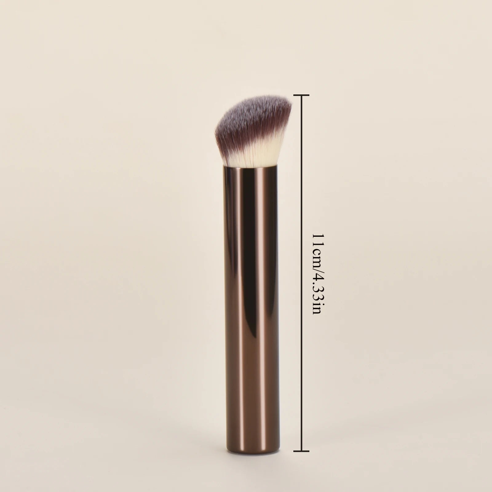 Single Metal Makeup Brush Portable Travel Loose Powder Blush Foundation Contouring Smudge Brush for On-the-Go Beauty Essentials
